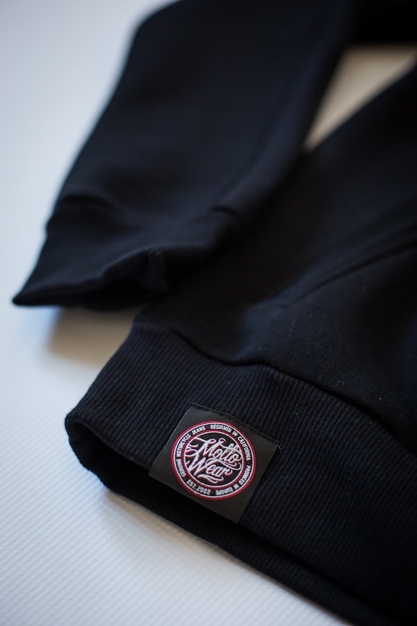 HOODIE BLACK